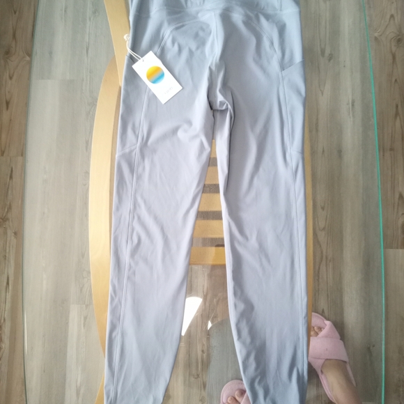 Vuori Women's Soft Gray Leggings - Picture 3 of 5